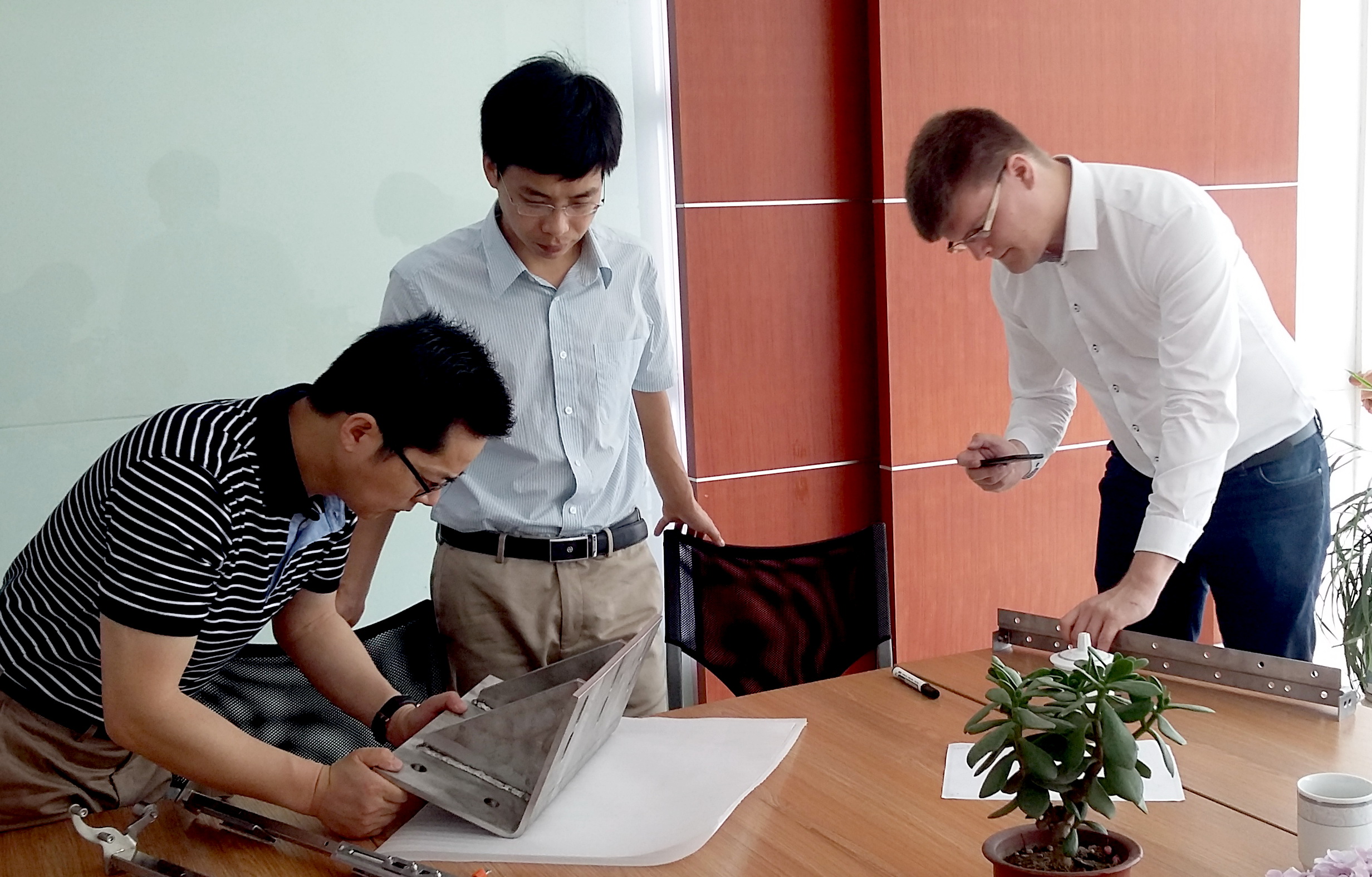 德國客戶來訪洽談進一步合作組裝深加工業(yè)務(wù)